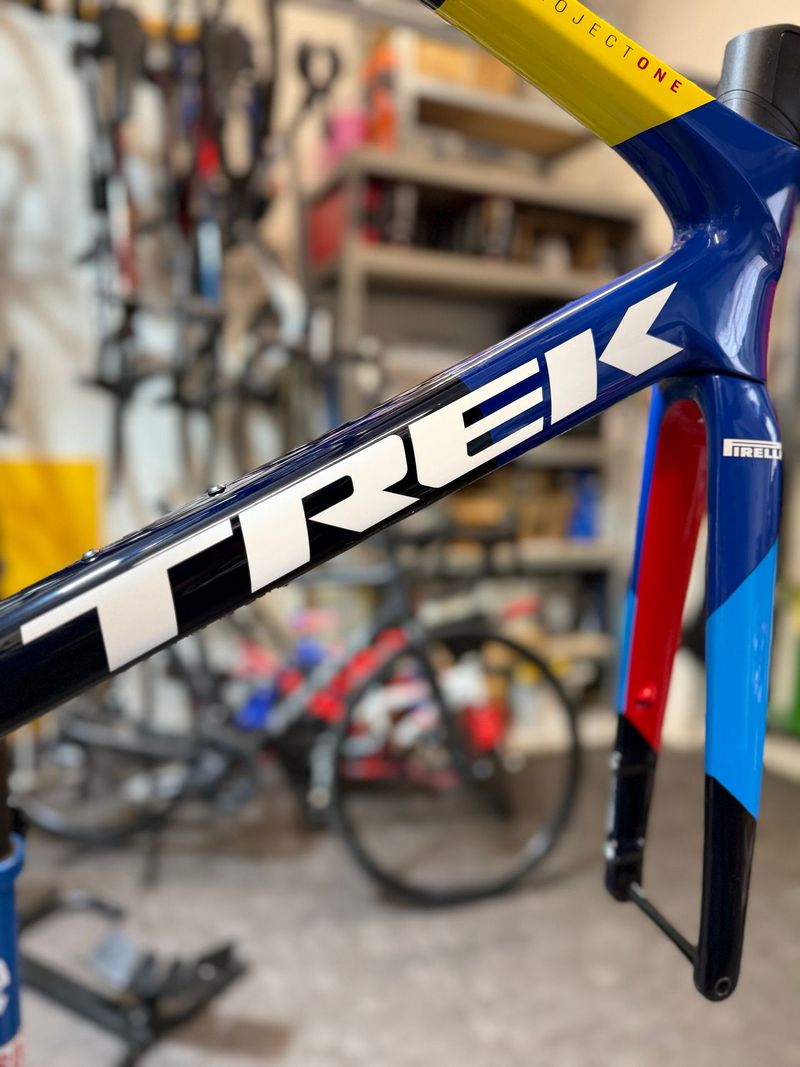 Używany Trek Madone SLR Gen 8 Frameset 2026 Frameset 2026 Road & Gravel — zdjęcie 2 z 10