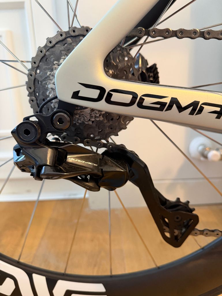 Used Pinarello Dogma Shimano Dura Ace Di2 2026 Road & Gravel — image 4 of 9