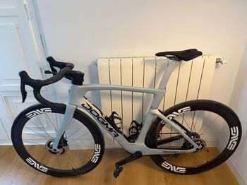Used Pinarello Dogma Shimano Dura Ace Di2 2026 Road & Gravel — image 2 of 9