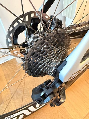 Used Pinarello Dogma Shimano Dura Ace Di2 2026 Road & Gravel — image 6 of 9