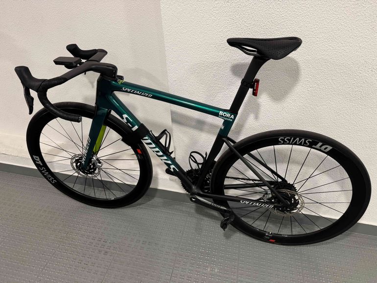 Used Specialized S-Works Tarmac SL8 - SRAM Red eTap AXS 2024 2024 Road & Gravel, Green — image 2 of 15