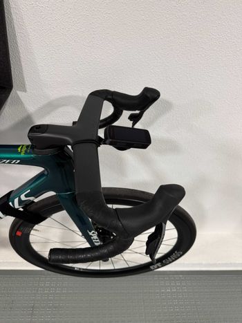 Used Specialized S-Works Tarmac SL8 - SRAM Red eTap AXS 2024 2024 Road & Gravel, Green — image 7 of 15