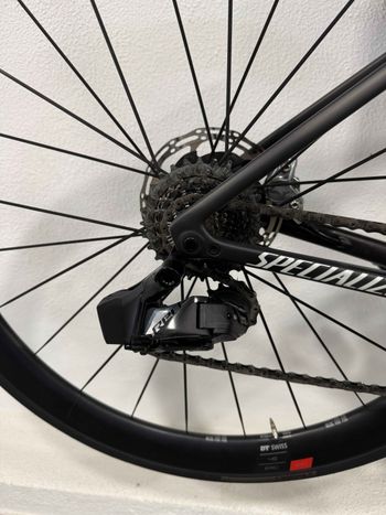 Used Specialized S-Works Tarmac SL8 - SRAM Red eTap AXS 2024 2024 Road & Gravel, Green — image 4 of 15