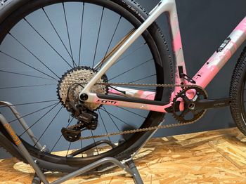 Used Scott Addict Gravel 30 2026 Road & Gravel, Light Gray — image 4 of 7