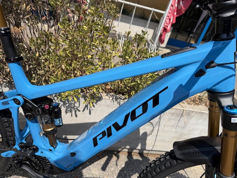 Used Pivot SHUTTLE AM Pro X0 Eagle Transmission 2024 2024 Mountainbike, Blue, 29 — image 2 of 15