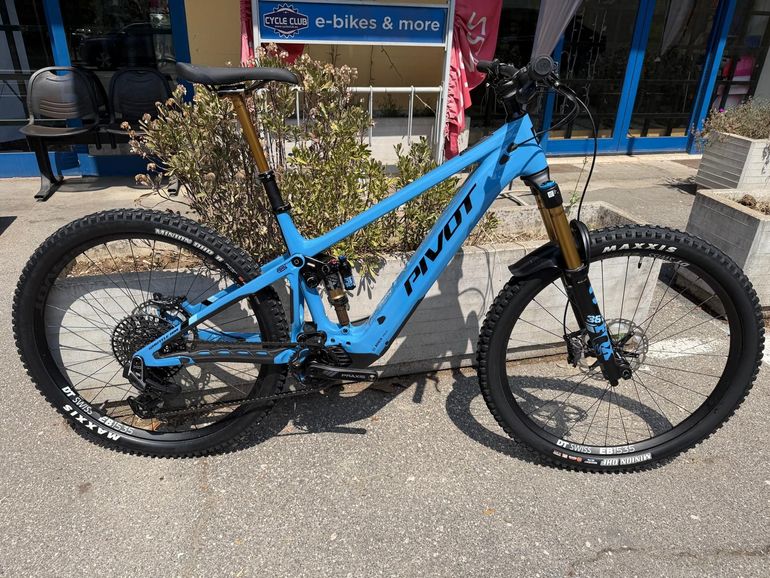 Used Pivot SHUTTLE AM Pro X0 Eagle Transmission 2024 2024 Mountainbike, Blue, 29 — image 1 of 15