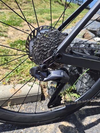 Used Scott Addict RC 15 2022 2022 Road & Gravel — image 4 of 22