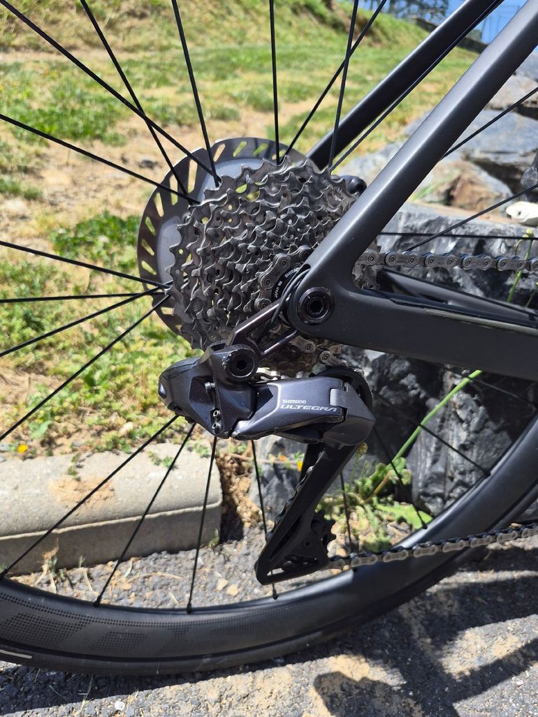 Used Scott Addict RC 15 2022 2022 Road & Gravel — image 4 of 22