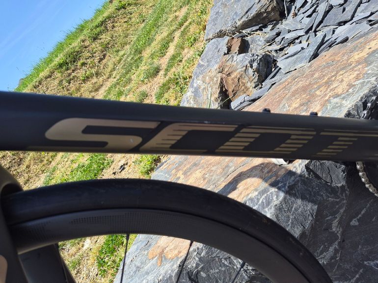 Used Scott Addict RC 15 2022 2022 Road & Gravel — image 16 of 22