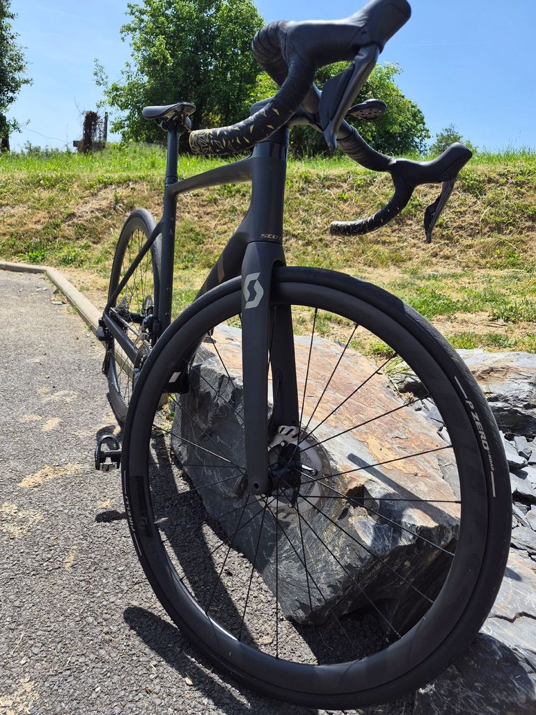Used Scott Addict RC 15 2022 2022 Road & Gravel — image 10 of 22