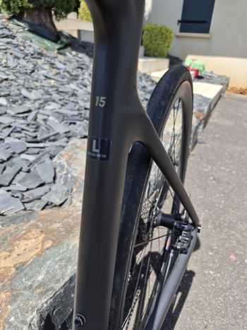 Used Scott Addict RC 15 2022 2022 Road & Gravel — image 18 of 22