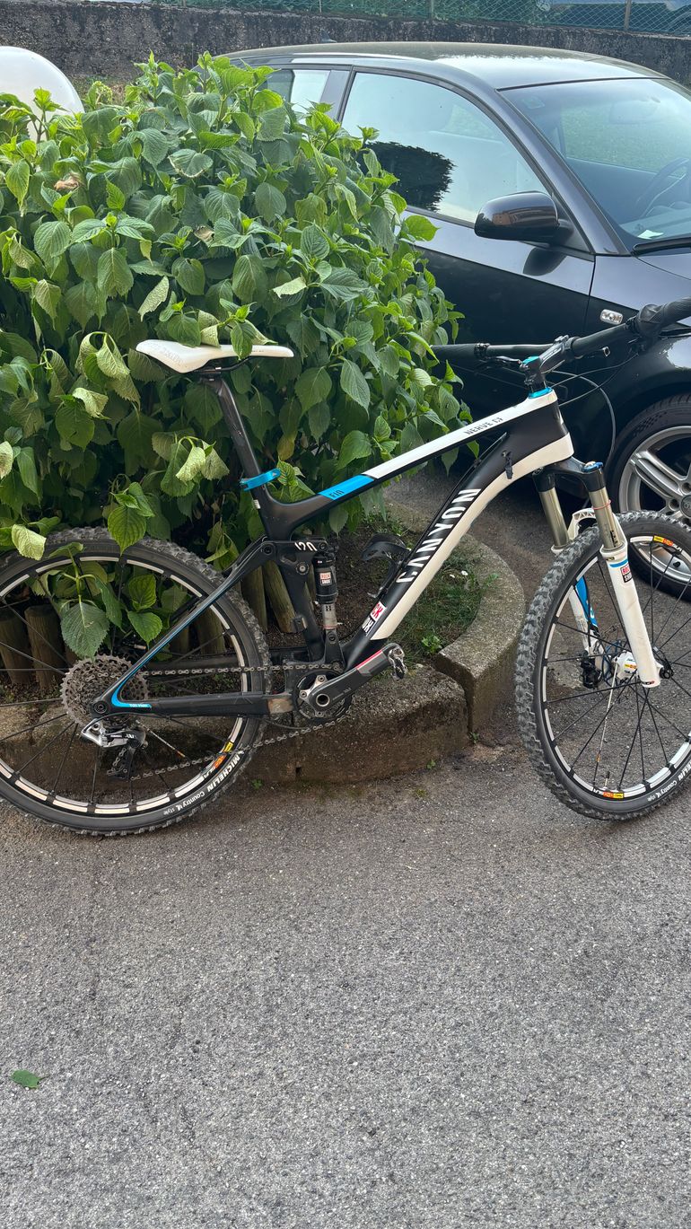 Used Canyon Nerve Cf 9'0 2013 Mountainbike, Blue — image 1 of 7