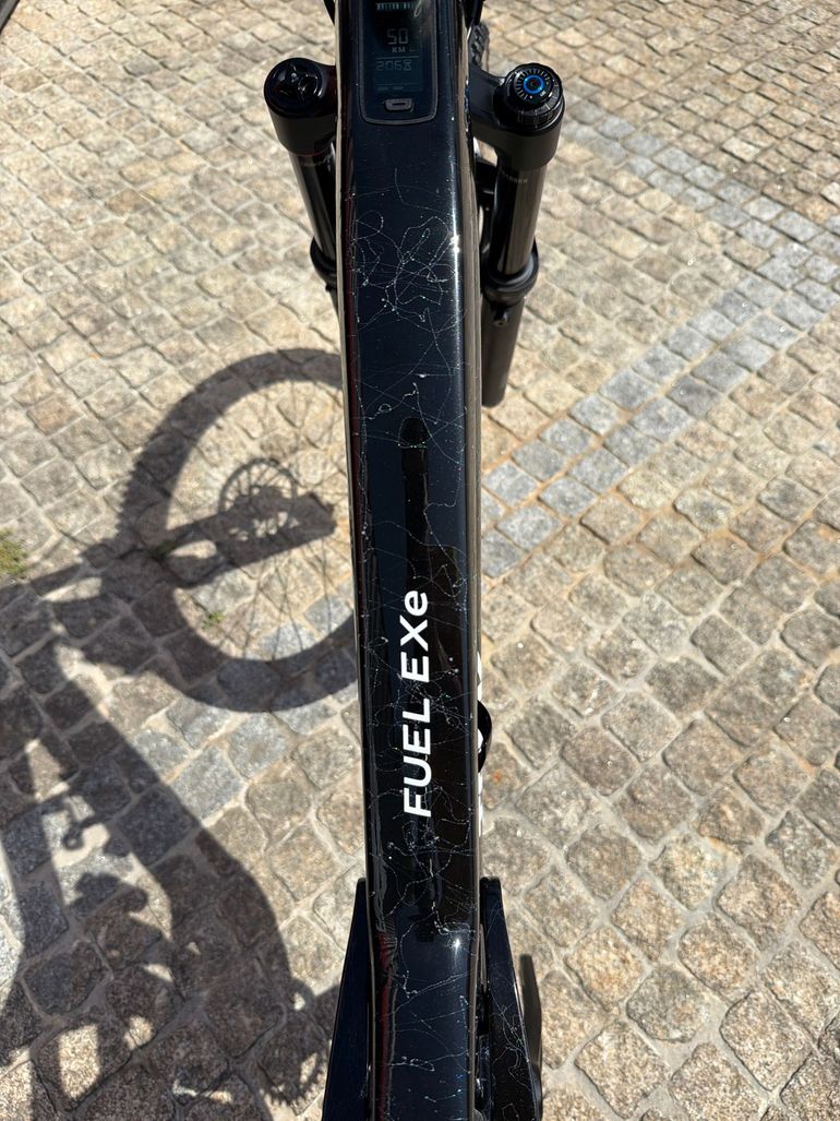 Used Trek FUEL EXe 9.8 GX AXS T-Type 2025 2025 Mountainbike, Black, 29 — image 12 of 12