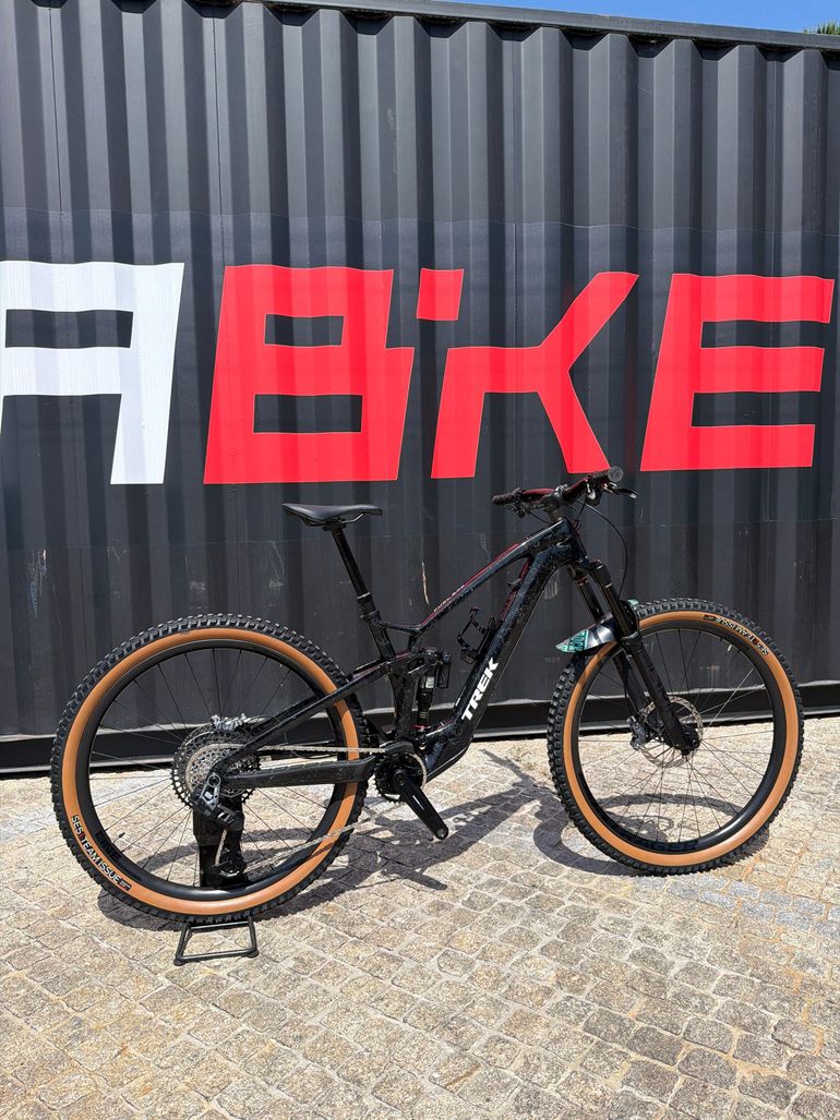 Used Trek FUEL EXe 9.8 GX AXS T-Type 2025 2025 Mountainbike, Black, 29 — image 1 of 12