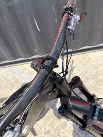 Used Trek FUEL EXe 9.8 GX AXS T-Type 2025 2025 Mountainbike, Black, 29 — image 7 of 12