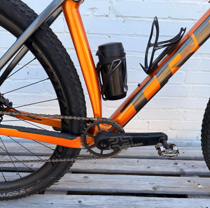 Used Trek Procaliber 9.8 2023 2023 Mountainbike, Orange, 29 — image 2 of 5