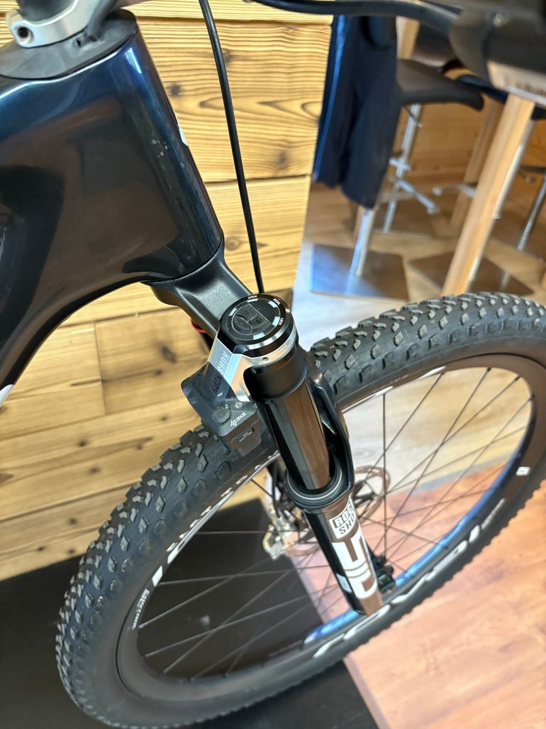 Used Specialized S-Works Epic 8 - SRAM XX SL AXS, RockShox Ultimate Flight Attendant 2026 2026 Mountainbike, Black, 29 — image 2 of 3