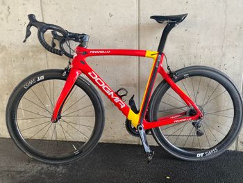 Used Pinarello Dogma F8 Xlight Dura-Ace Di2 Bike 2019 2019 Road & Gravel, Red — image 2 of 4
