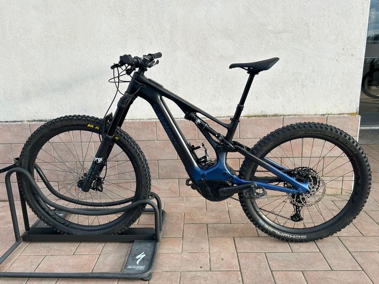 Used Specialized Specialized Turbo Levo S WORKS 2023 Mountainbike, Blu — image 1 of 7