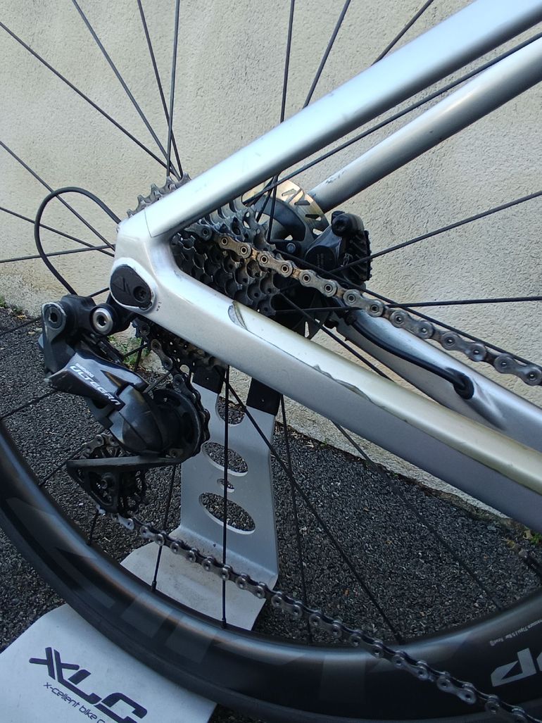 Used Canyon Aeroad CF SL Disc 8.0 Di2 2020 2020 Road & Gravel, Gris claro — image 2 of 7