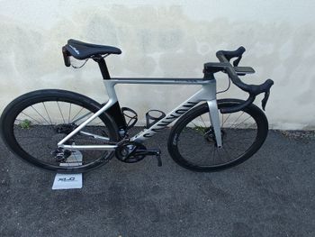 Used Canyon Aeroad CF SL Disc 8.0 Di2 2020 2020 Carretera y gravel