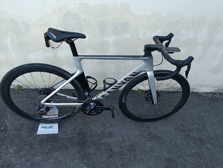 Used Canyon Aeroad CF SL Disc 8.0 Di2 2020 2020 Road & Gravel, Gris claro — image 1 of 7