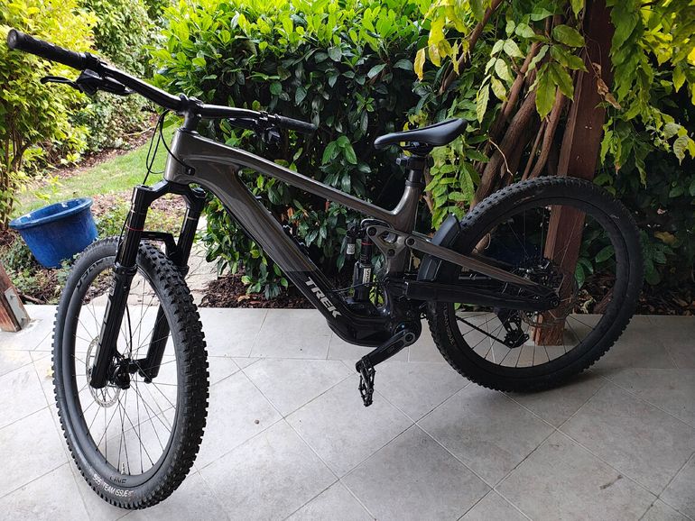 Used Trek Slash+ 9.9 X0 AXS T-Type 2025 2025 Mountainbike, Black, 27.5, 29 — image 1 of 5