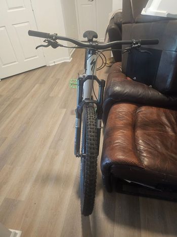 Used Specialized Stumpjumper Shimano Deore XT 2025 Mountainbike, White — image 4 of 7