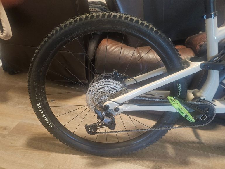 Used Specialized Stumpjumper Shimano Deore XT 2025 Mountainbike, White — image 3 of 7