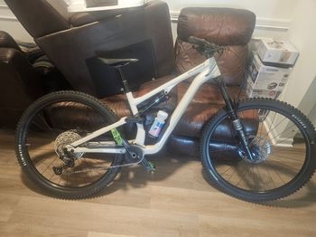Used Specialized Stumpjumper Shimano Deore XT 2025 Mountainbike, White — image 7 of 7