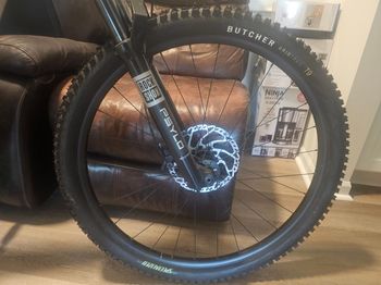 Used Specialized Stumpjumper Shimano Deore XT 2025 Mountainbike, White — image 2 of 7