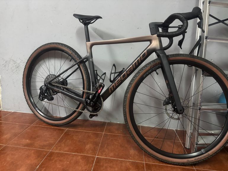 Used Megamo Megamo Silk 04 SRAM Rival AXS 13v 2026 Road & Gravel, Light Gray — image 1 of 17