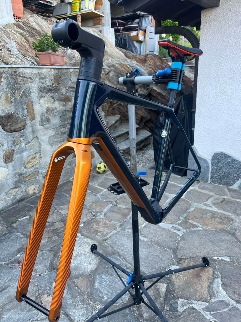 Used Orbea Terra Frameset 2024 Road & Gravel, Azul — image 2 of 12