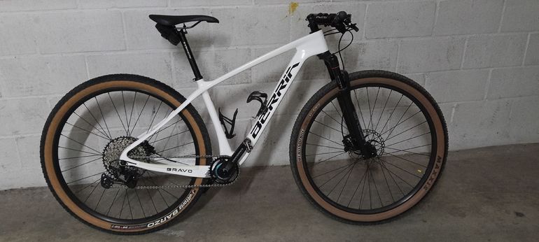 Used Berria BRAVO 6 2021 2021 Mountainbike, White, 29 — image 1 of 10