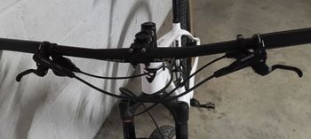 Used Berria BRAVO 6 2021 2021 Mountainbike, White, 29 — image 4 of 10