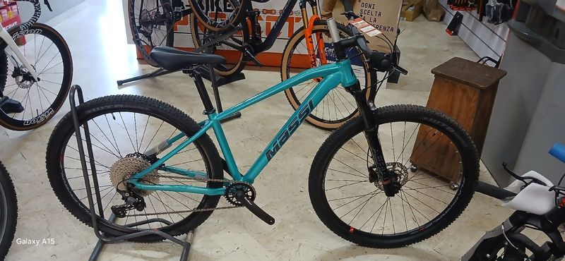 Used Massi Fura Shimano Deore 2025 Mountainbike, Green — image 1 of 9