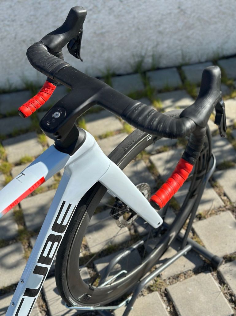 Used CUBE LITENING AERO C:68X RACE 2023 2023 Road & Gravel, Bianco — image 8 of 9