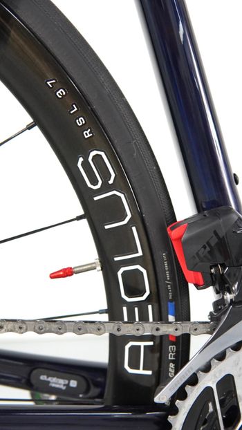 Used Trek Émonda SLR 9 eTap 2021 2021 Road & Gravel, Blue — image 16 of 24