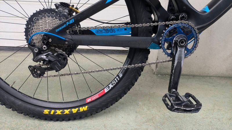 Käytetty Pivot Firebird Pro XT/XTR 2019 2019 Mountainbike — kuva 3 / 25