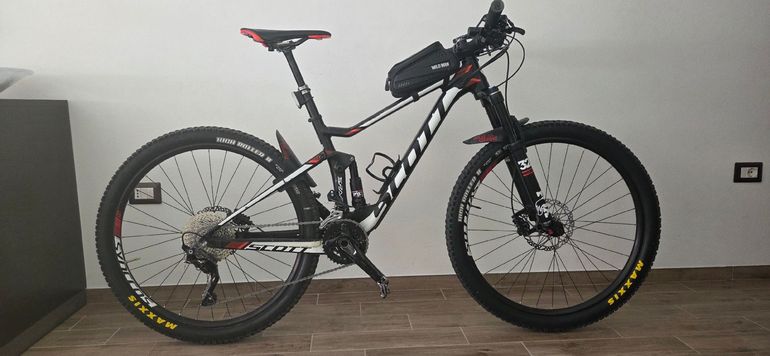 Used Scott Spark 750 2017 2017 Mountainbike, Black, 27.5 — image 1 of 12
