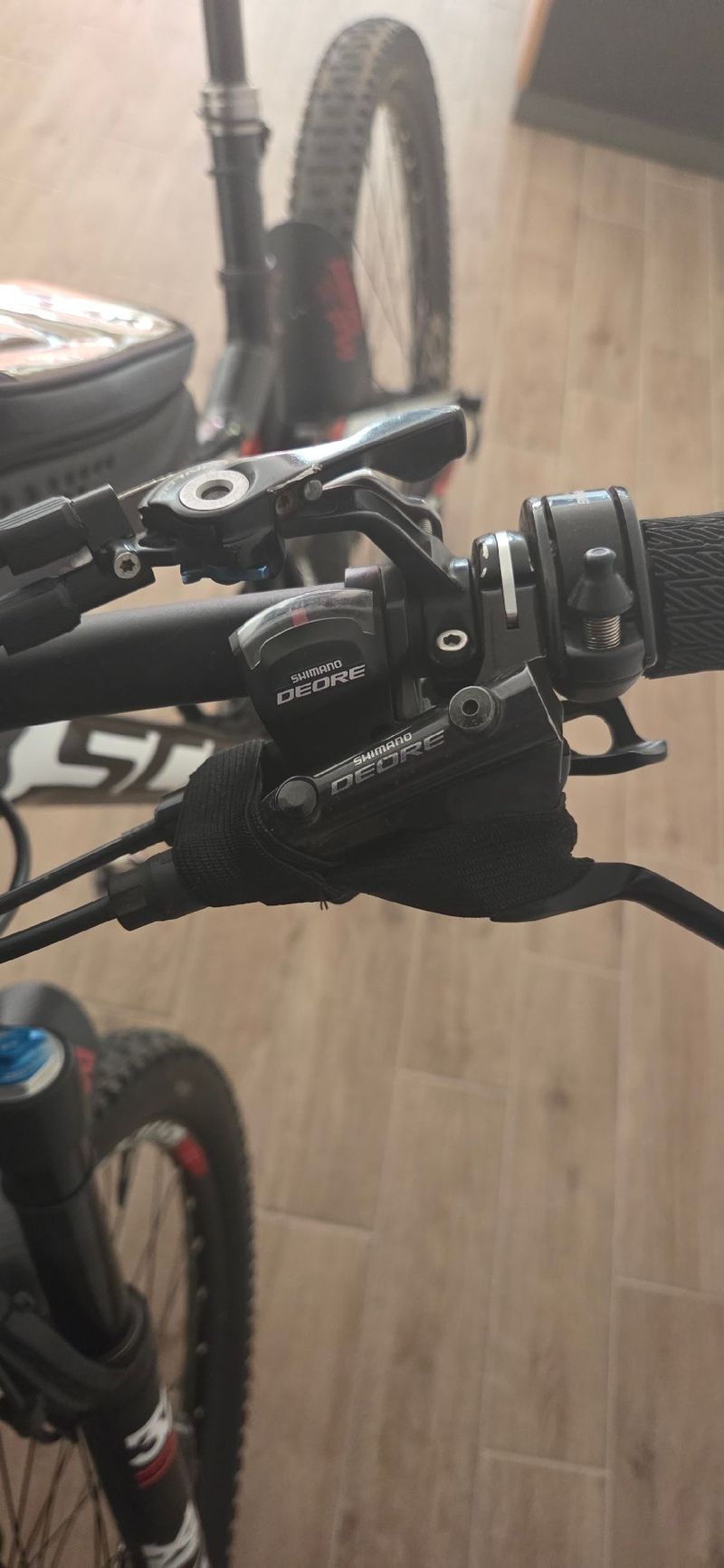 Used Scott Spark 750 2017 2017 Mountainbike, Black, 27.5 — image 8 of 13