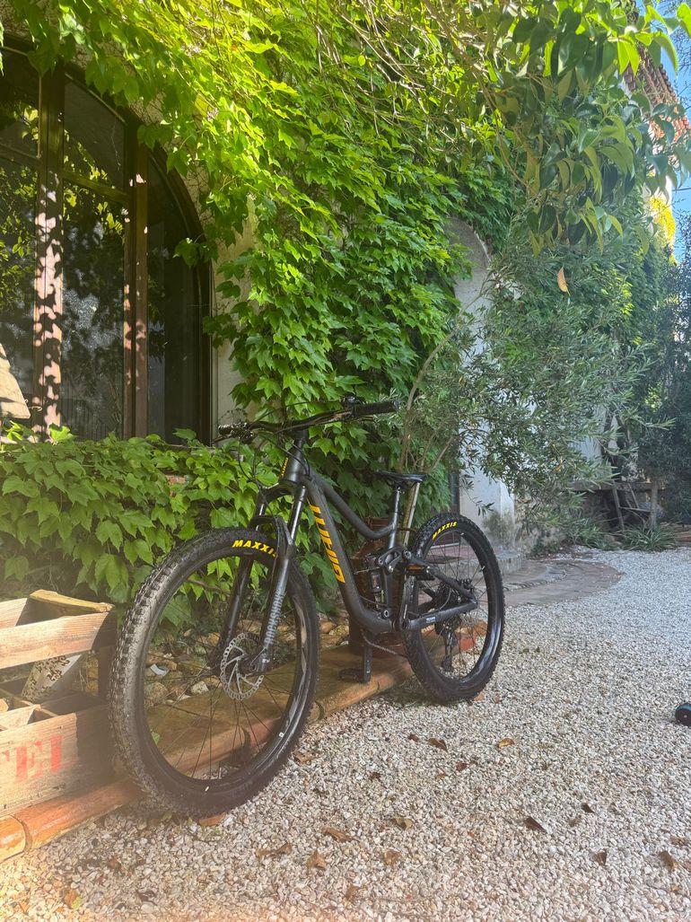 Used Giant Giant VTT Tout Suspendu 29 2023 Mountainbike, Nero — image 3 of 8