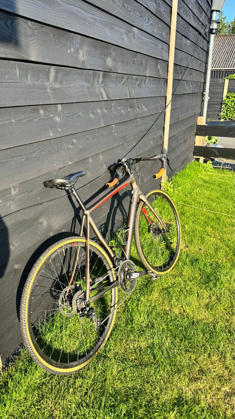 Used Cannondale Synapse Carbon Disc 105 2019 2019 Road & Gravel, Light Gray — image 7 of 7