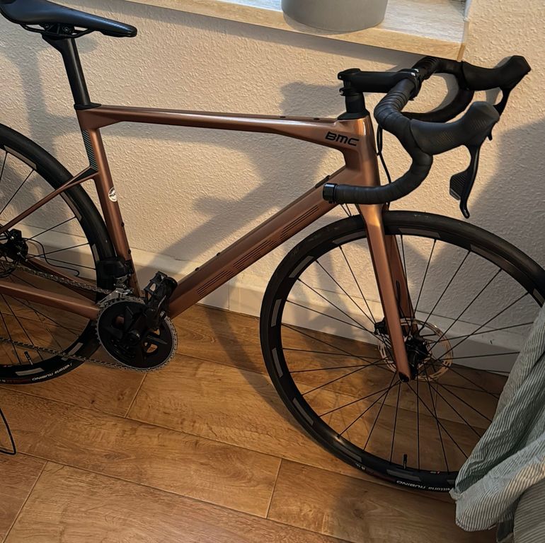 Used BMC Roadmachine FOUR 2023 2023 Road & Gravel, Orange — image 2 of 6