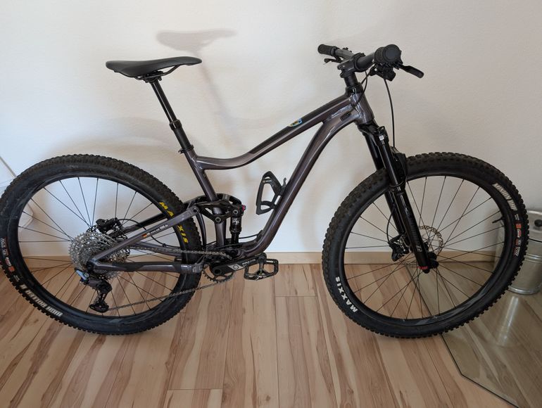 Used Giant Trance 29 3 2021 2021 Mountainbike, Grigio chiaro — image 1 of 8