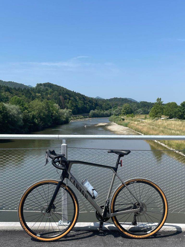 Used Canyon Grail CF SL 7 2021 2021 Road & Gravel, Black — image 1 of 14