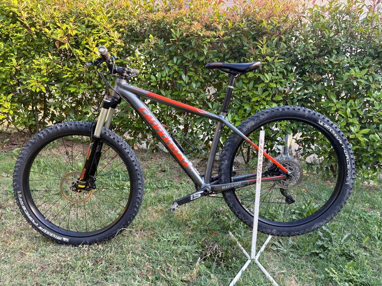 Used Cannondale Beast of the East 3 2017 2017 Mountainbike, Grigio chiaro — image 2 of 12