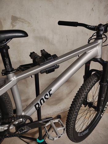 Used Rose THE BRUCE 2 2023 2023 Mountainbike, Grigio chiaro — image 15 of 18