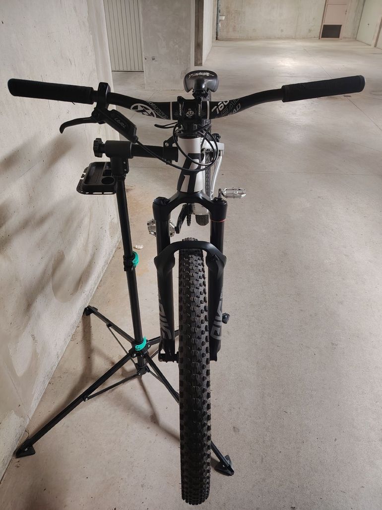 Used Rose THE BRUCE 2 2023 2023 Mountainbike, Grigio chiaro — image 3 of 18