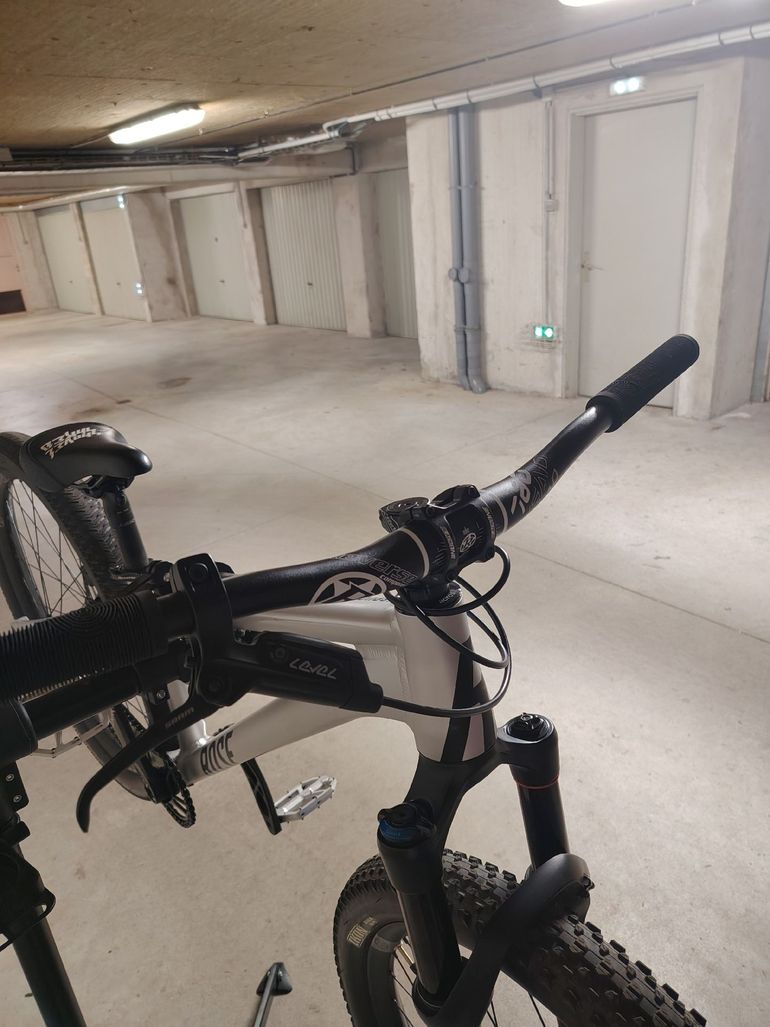 Used Rose THE BRUCE 2 2023 2023 Mountainbike, Grigio chiaro — image 8 of 18